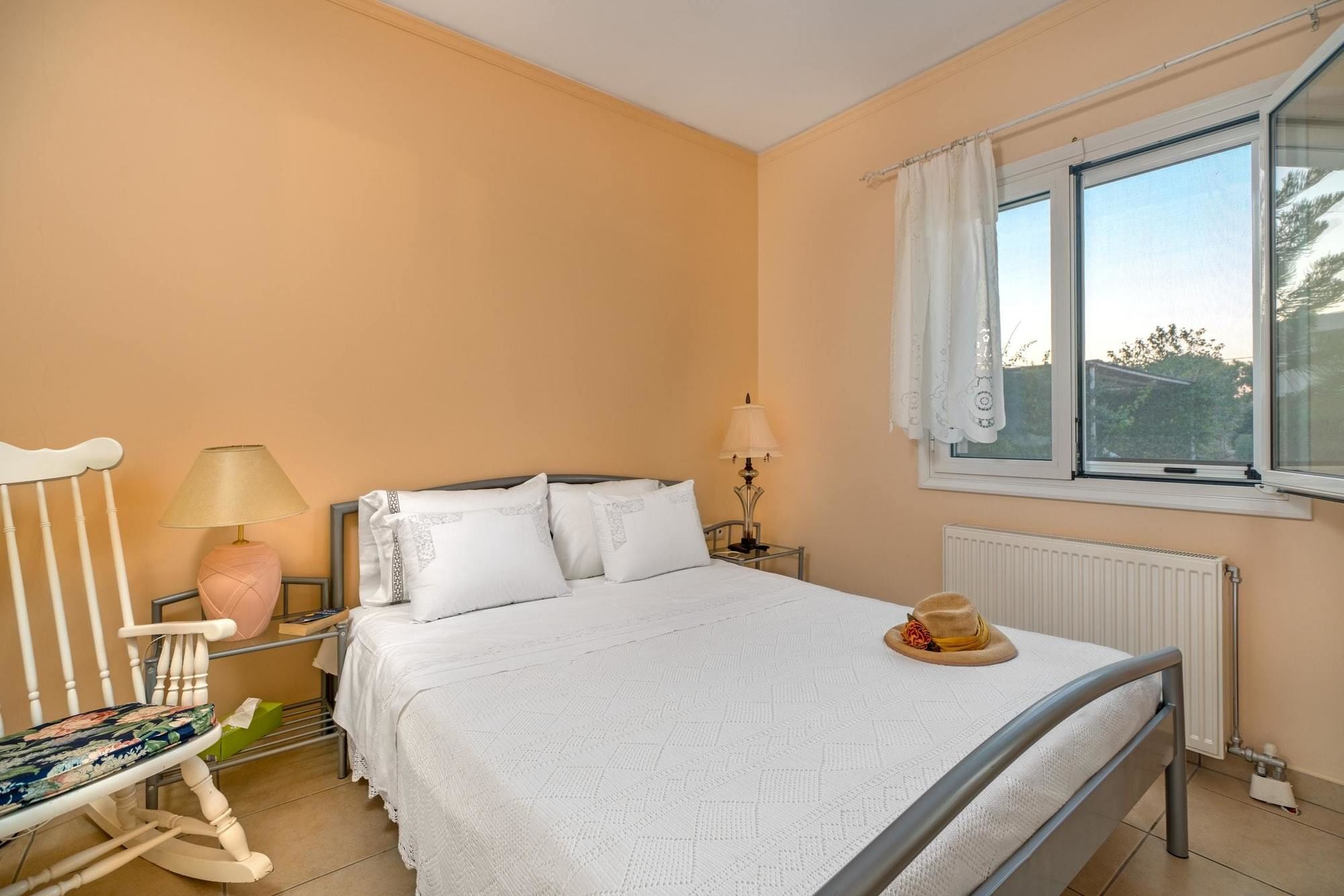 Maria'S Seaside Villa - House With 3 Rooms In Marathon, With Wonderful Exteriör bild